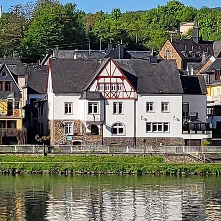 Mosel-Landhaus Am Moselufer B&B Briedern エクステリア 写真