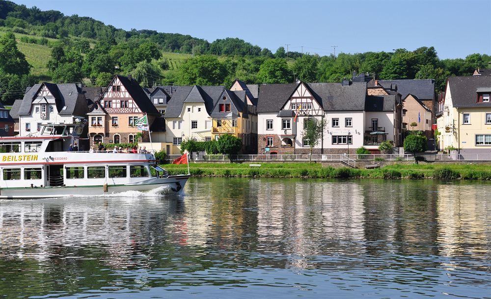Mosel-Landhaus Am Moselufer B&B Briedern エクステリア 写真