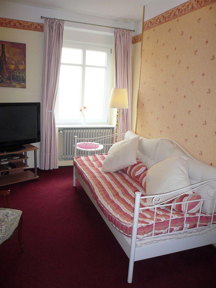 Mosel-Landhaus Am Moselufer B&B Briedern エクステリア 写真