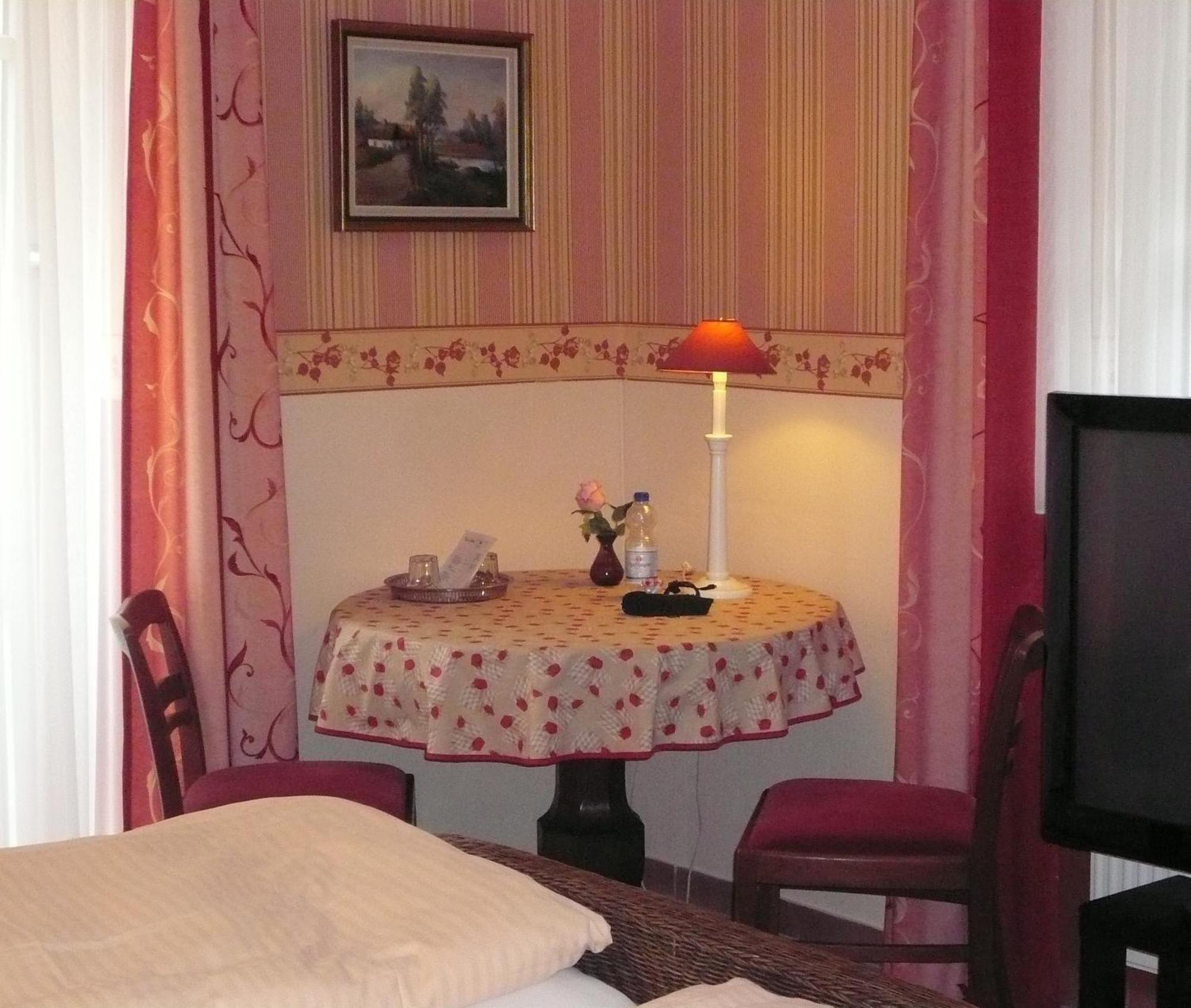 Mosel-Landhaus Am Moselufer B&B Briedern エクステリア 写真