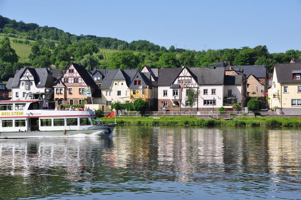 Mosel-Landhaus Am Moselufer B&B Briedern エクステリア 写真