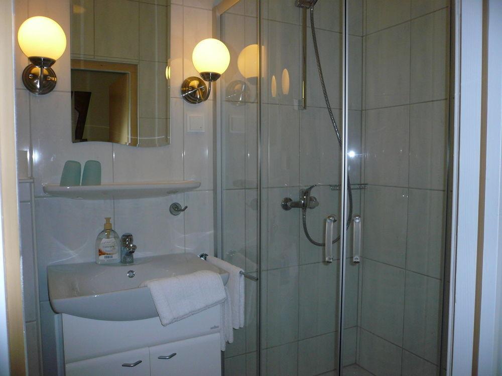 Mosel-Landhaus Am Moselufer B&B Briedern エクステリア 写真